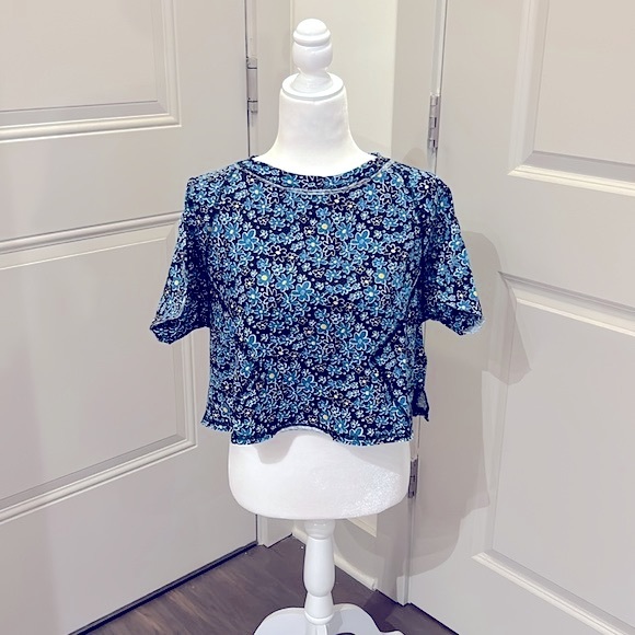 Free People “We The Free” Oversized Blue Flowered Cropped Top - Picture 5 of 14